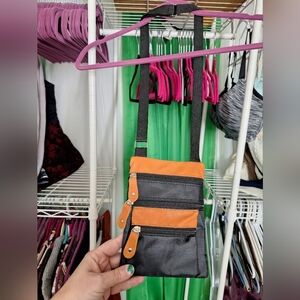 SMALL VLACK CROSSBODY PURSE